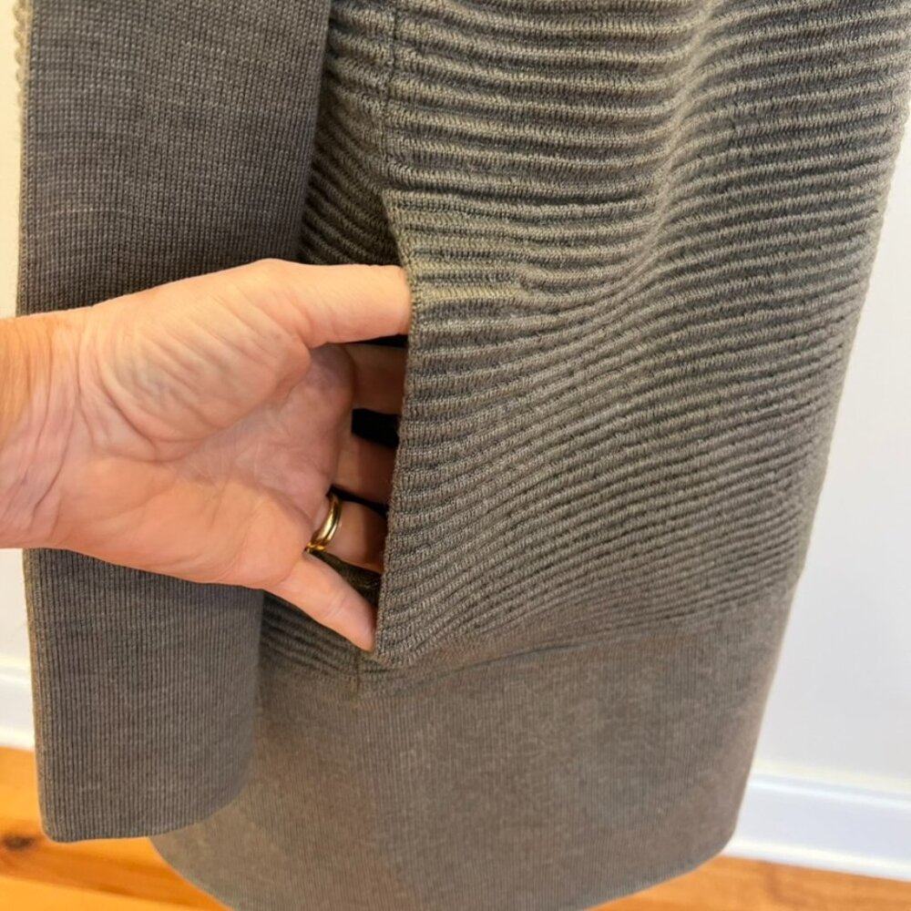 Lululemon Sit In Lotus Wrap II Cardigan Womens 6 Green Merino Wool Yoga Sweater - Picture 5 of 16